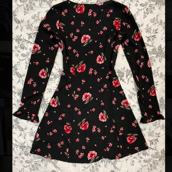 Black floral mini dress - Picture 2 of 4